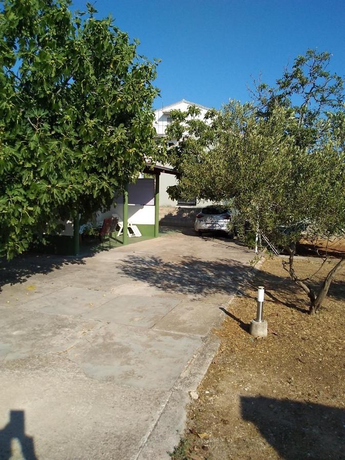 Villa House " Bond " Tisno Exterior foto